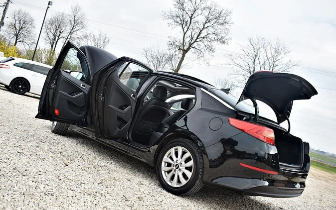 Kia Optima cena 48900 przebieg: 200000, rok produkcji 2014 z Krośniewice małe 667